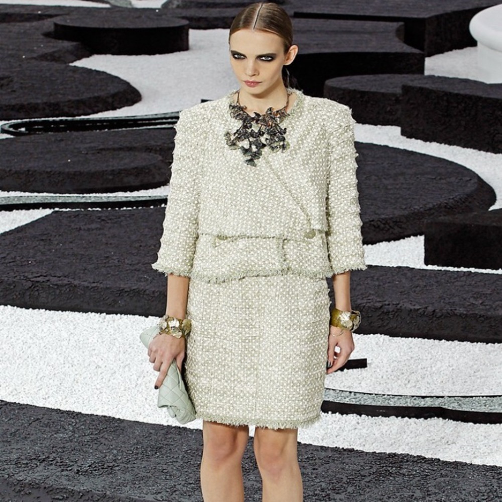 CHANEL 2011 RUNWAY Spring Suit 38